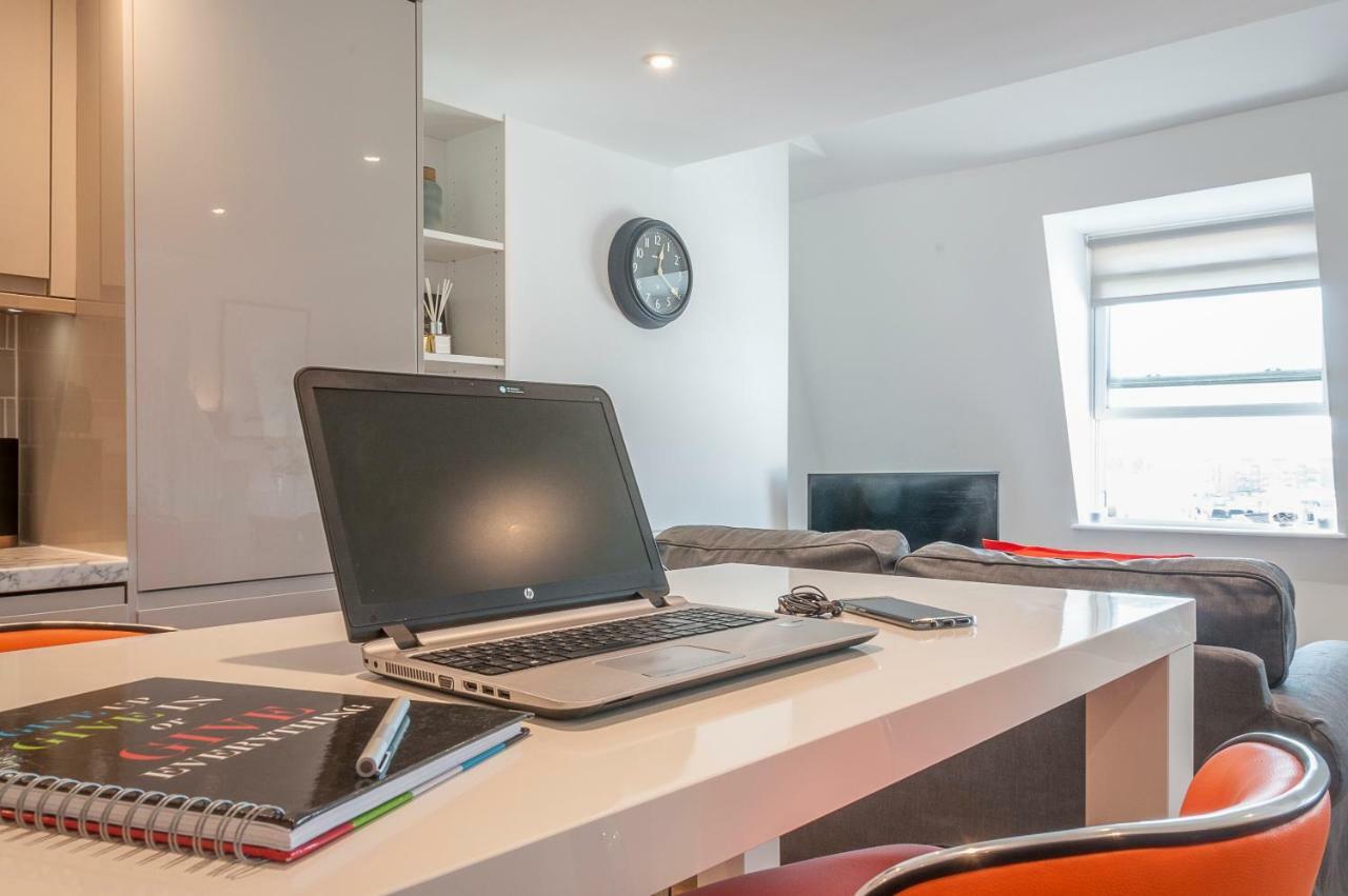 Pure B - Exceptional Views Of Tamar & Royal William Yard With Free Parking & Wifi Apartment Plymouth Exterior photo
